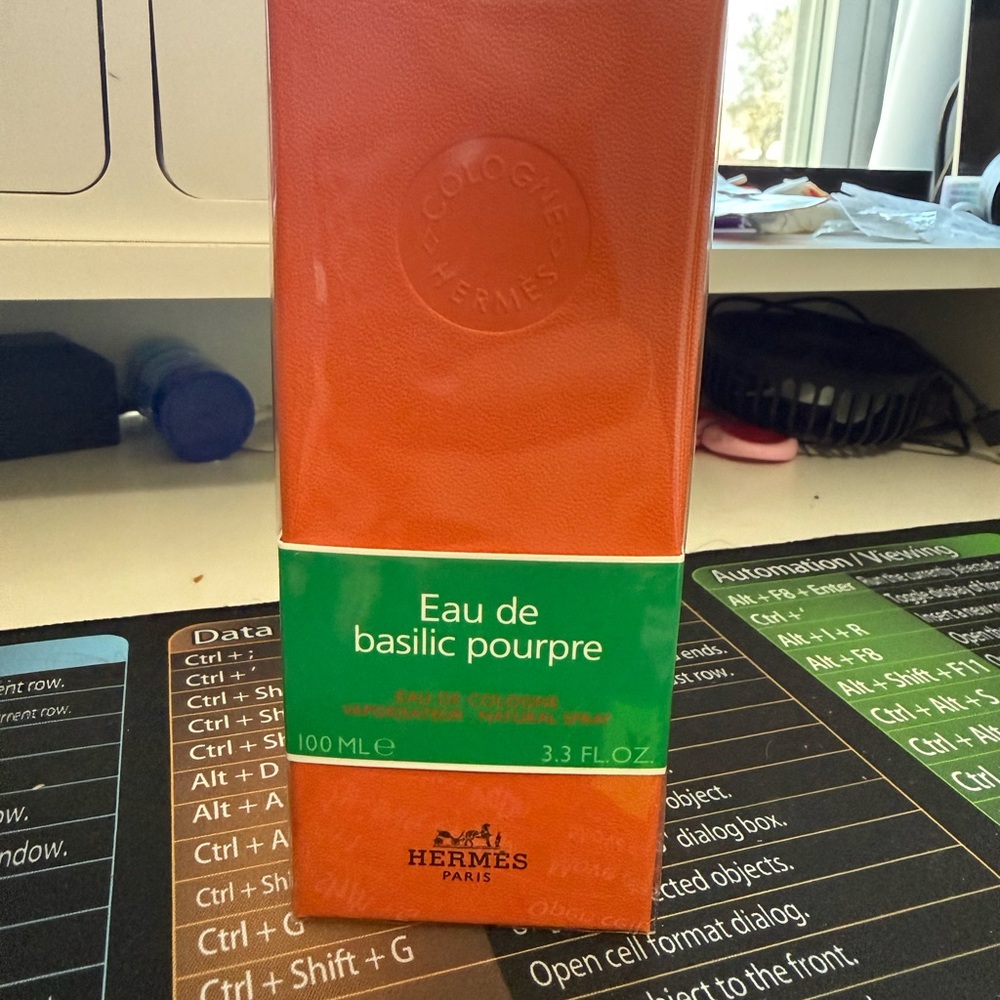 Hermes Eau de Basilic Pourpre Body Wash - Vibrant Orange and Green